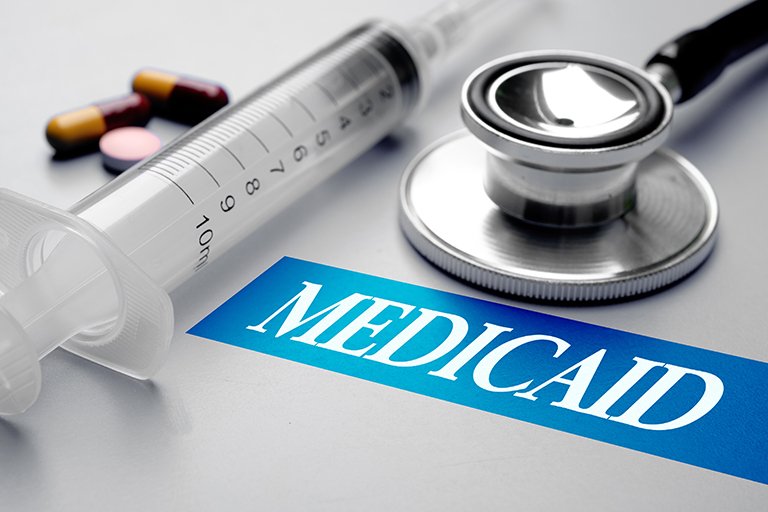 Bảo hiểm Medicaid dành cho sinh viên có thu nhập thấp